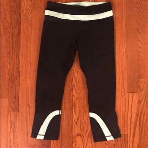 Lululemon Mint Polka Dot Crop Leggings; Size 6